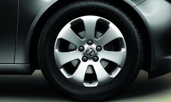 Insignia (2008-) 17 Inch 7 Spoke Alloy Wheels - Set of Four